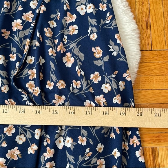 KALEIGH Floral faux wrap midi dresss size medium - Picture 5 of 6